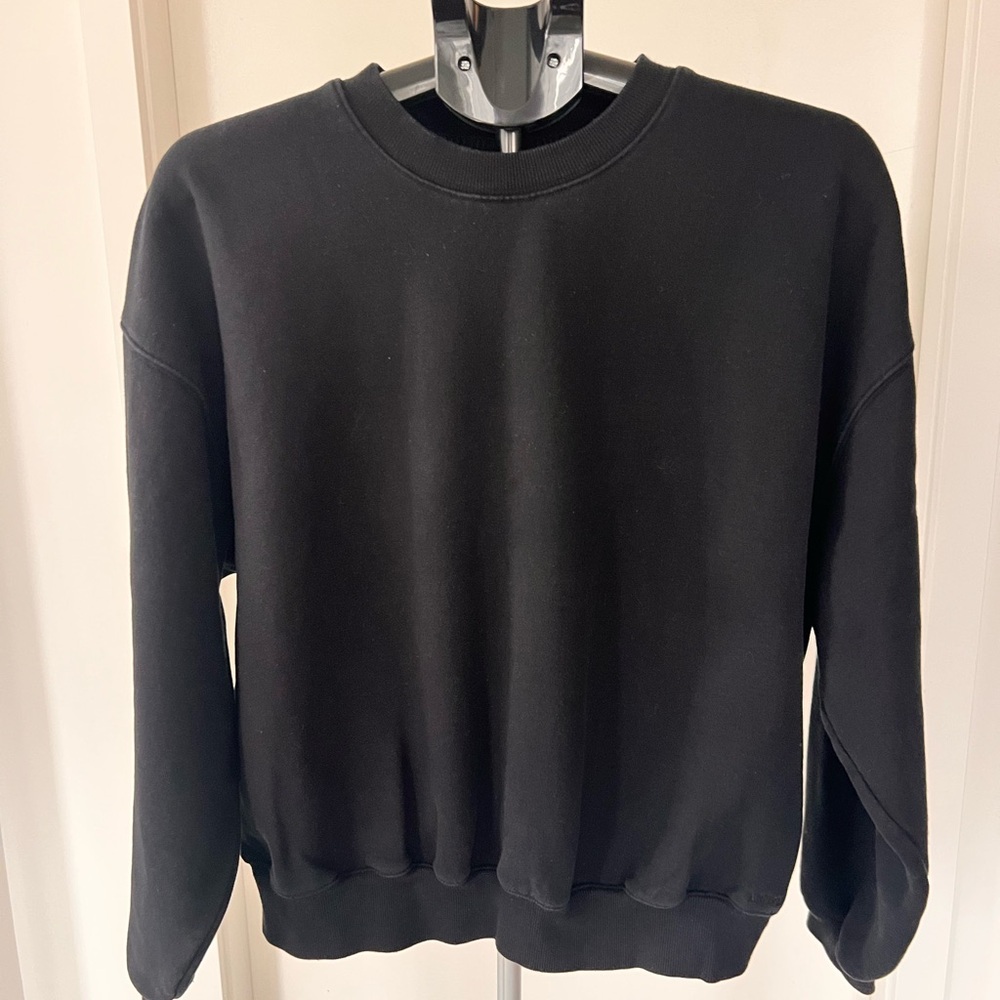 Aritzia Black Crewneck Sweatshirt